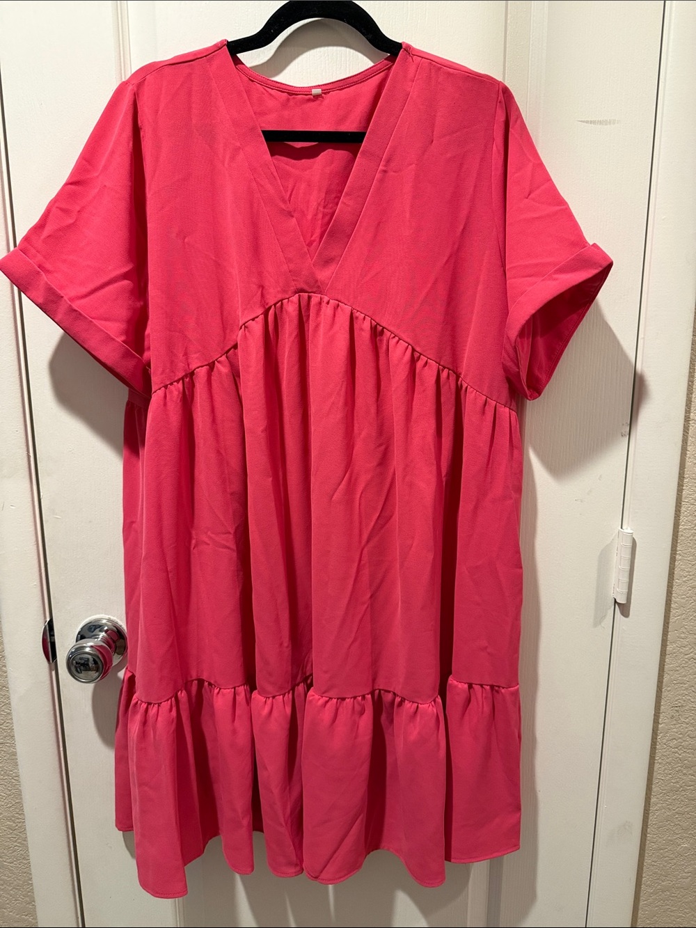 EUC Women’s Bright Pink V-Neck Tiered Casual Dress